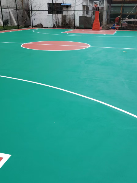 巩义 球场长期使用易出现地面开裂